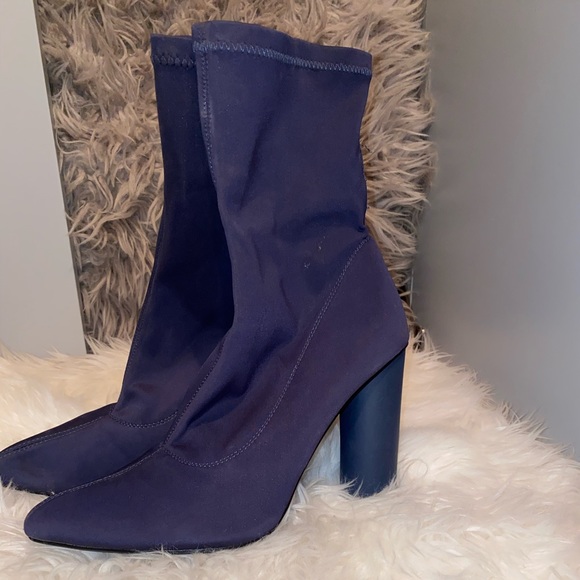 Beautiful Sock Heel - Picture 2 of 4